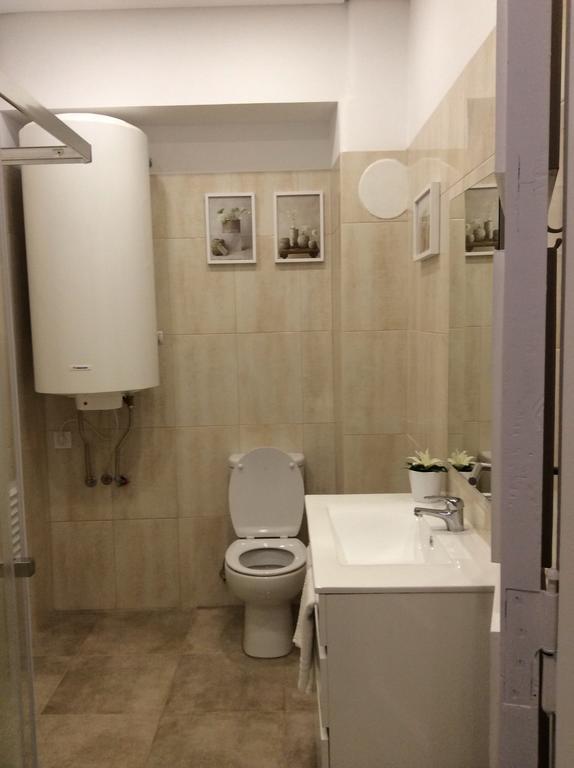 4u Iv Airport Guest house