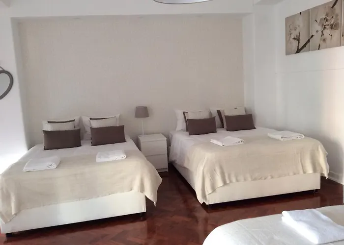 4U Lisbon IV Guesthouse Airport